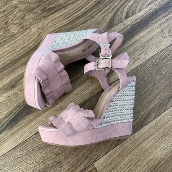 Gianni Bini KENLEYY Suede wedge, Size 7 - Picture 8 of 13